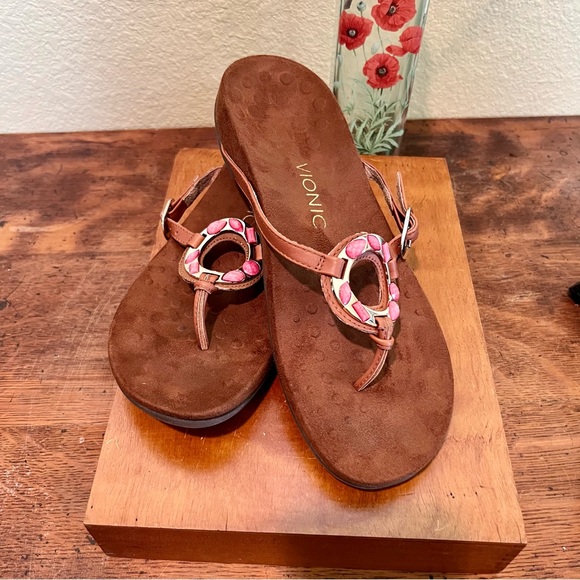Vionic Toe post Sandals - Picture 2 of 7